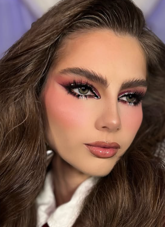 Práctica de alumnas maquillaje editorial