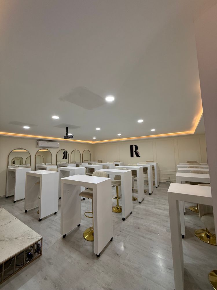 Sala PEACH — Sala para cursos de maquillaje en Guadalajara vista 3